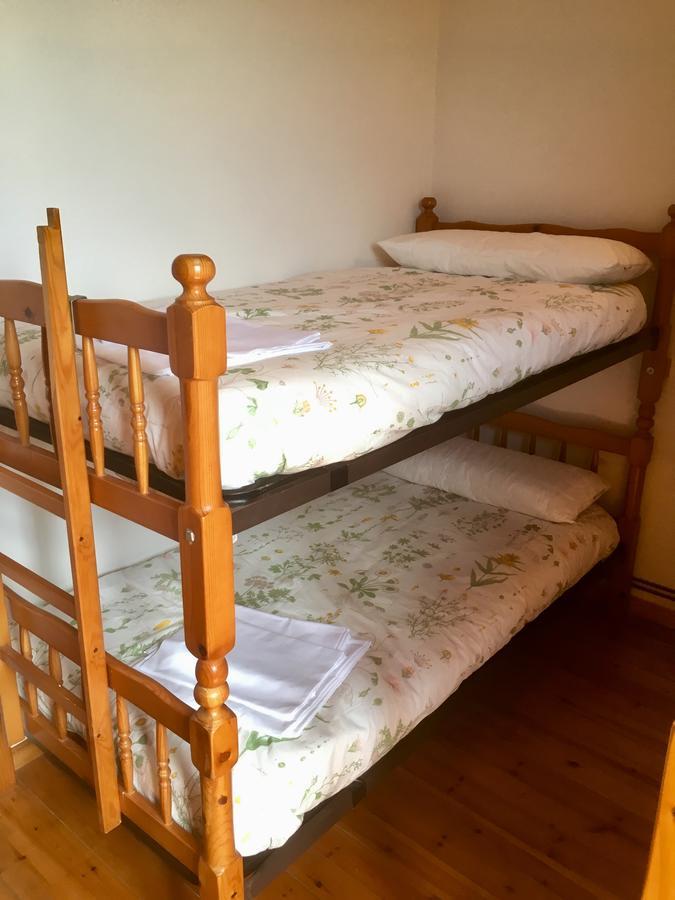 Albergue Familiar De Pintueles Pilona ภายนอก รูปภาพ