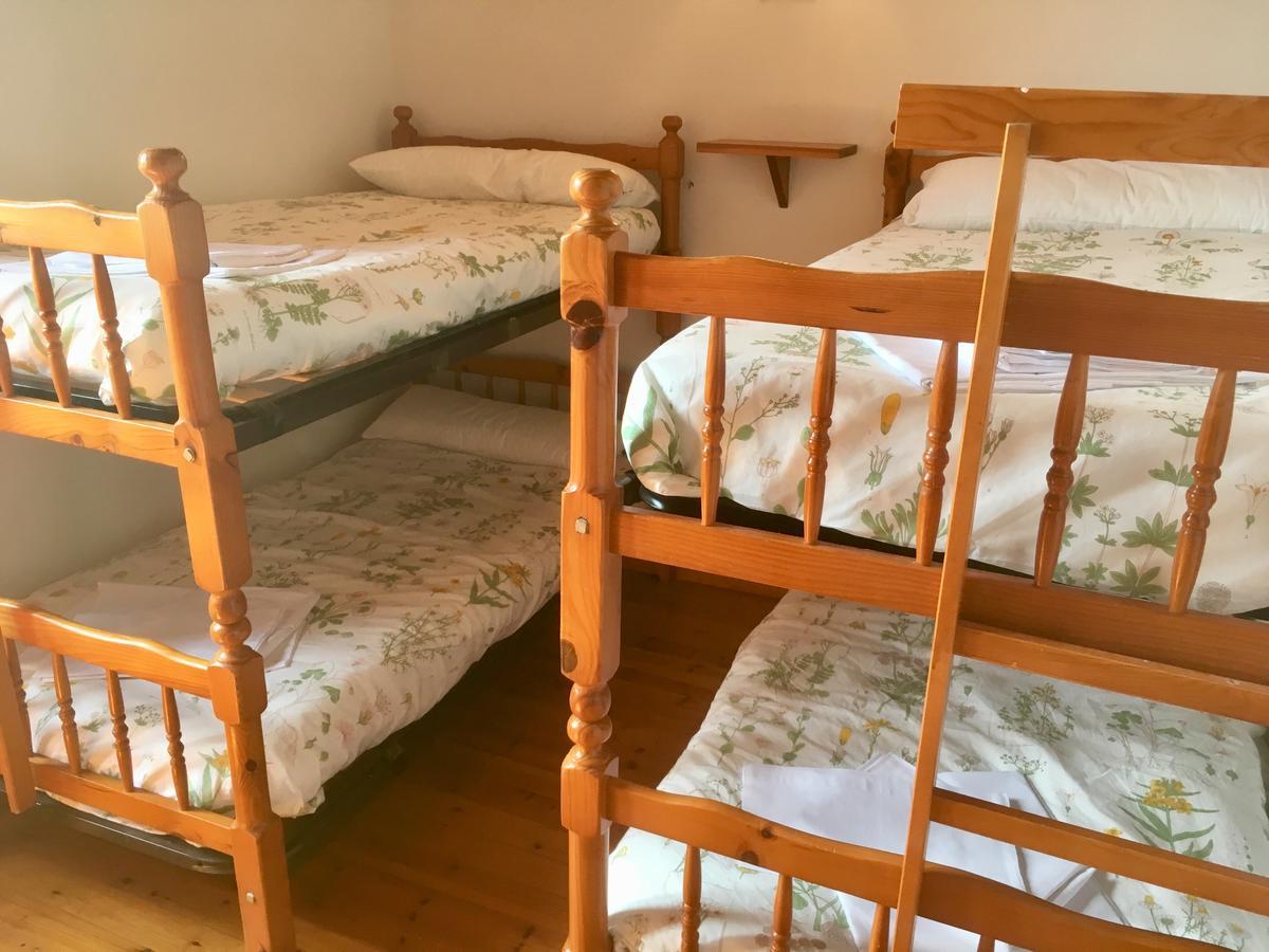 Albergue Familiar De Pintueles Pilona ภายนอก รูปภาพ